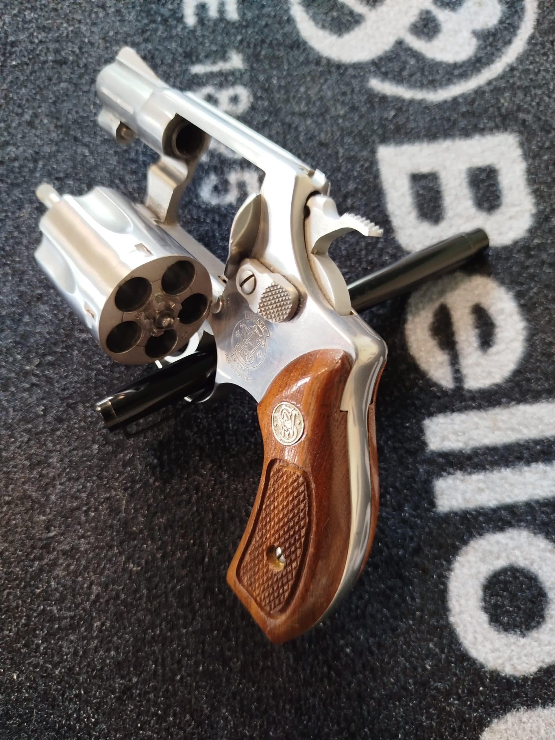 Rewolwer Smith & Wesson mod. 60-3 kal. 38Spec