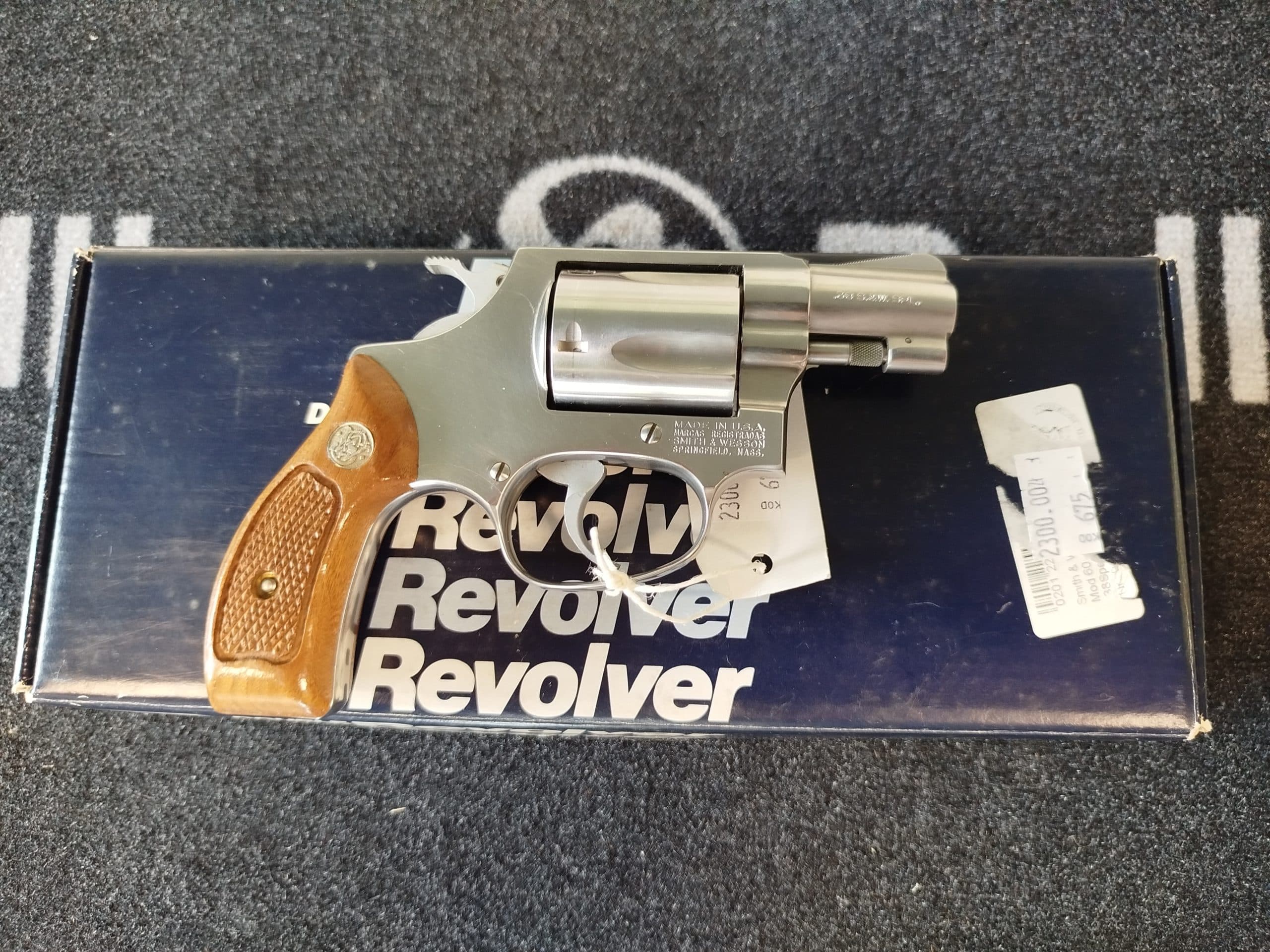 Rewolwer Smith & Wesson mod. 60-3 kal. 38Spec